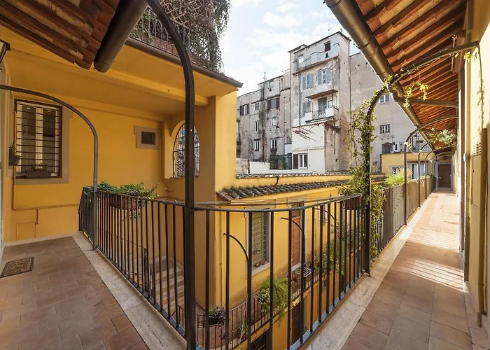 Amazing In Campo De Fiori - Fromhometorome דירה